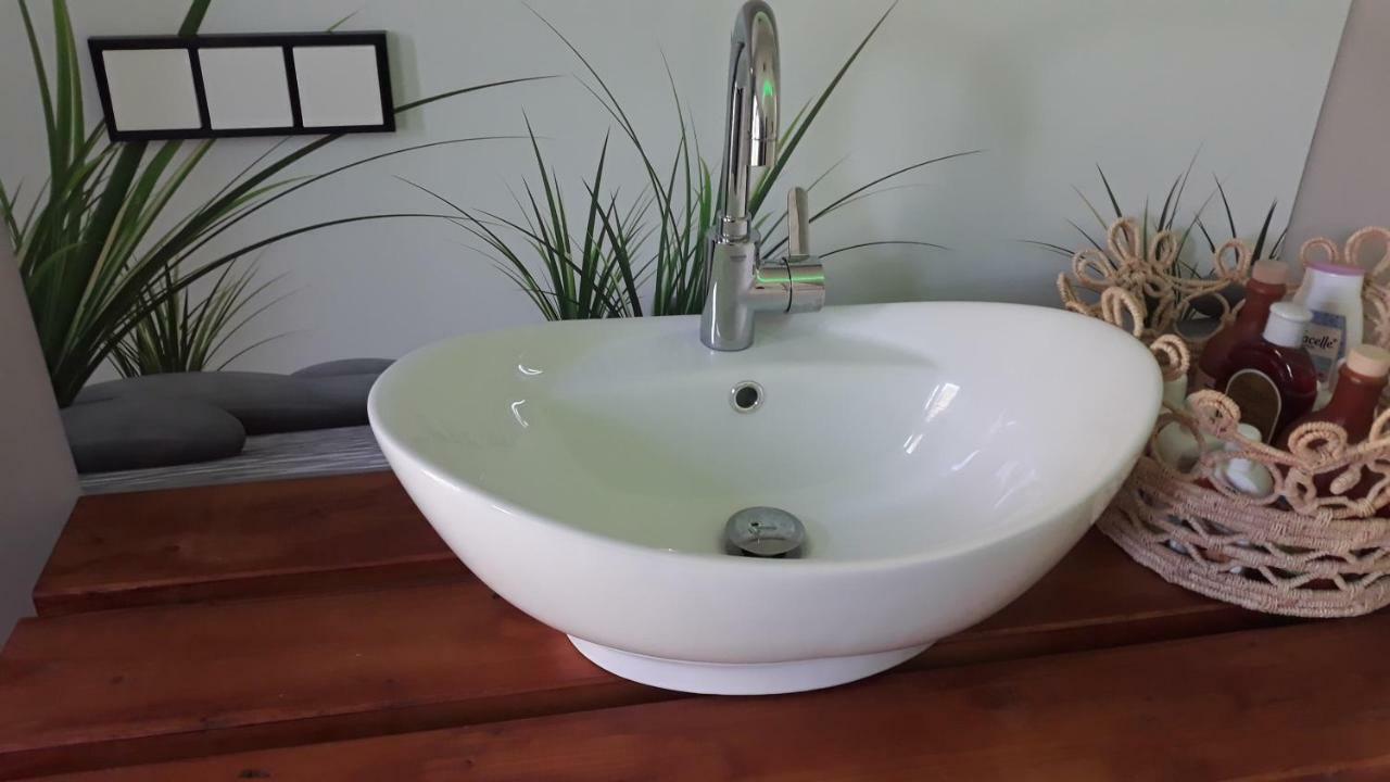 Apartment Meyer Mit Privatem Pool & Gartensauna Mahren