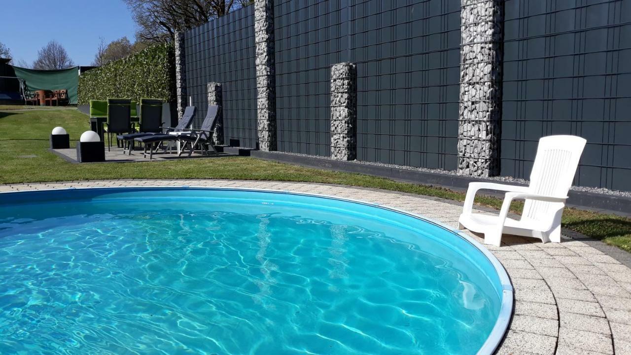 Meyer Mit Privatem Pool & Gartensauna Mahren